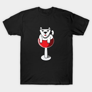 Little cat baths in wine T-Shirt